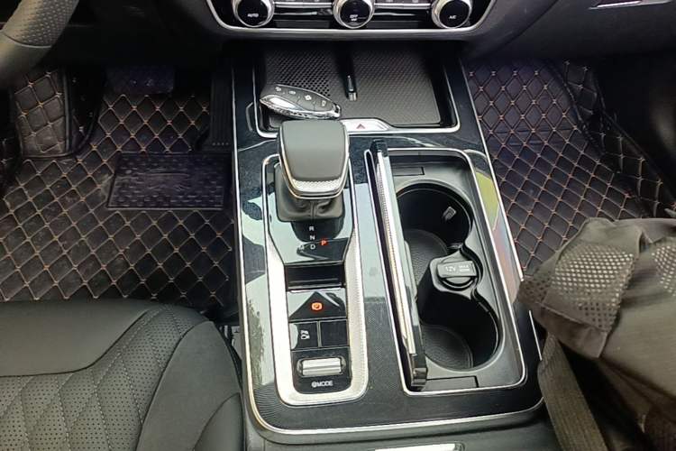 Used Hongqi HS5 2023 2.0T Four-Wheel Drive Flagship Pro Edition Gear Lever