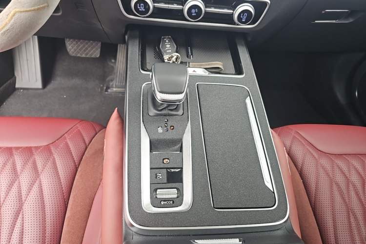 Used Hongqi HS5 2023 2.0T Qixiang Pro Edition Gear Lever
