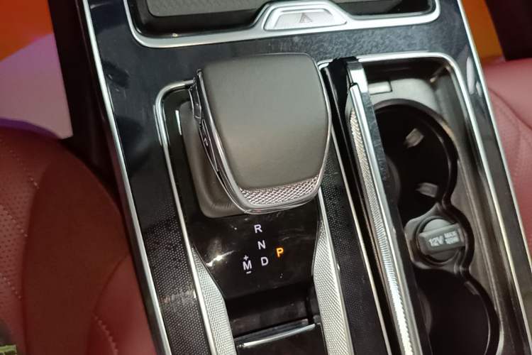 Used Hongqi HS5 2023 2.0T Qixiang Pro Edition Gear Lever