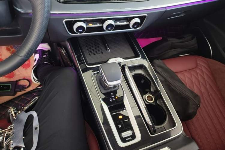 Used Hongqi HS5 2023 2.0T Qixiang Pro Edition Gear Lever