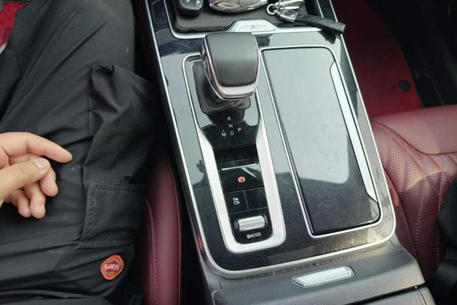 Used Hongqi HS5 2023 2.0T Qixiang Pro Edition Gear Lever