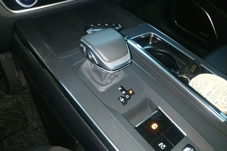 Used Hongqi HS5 2023 2.0T Four-Wheel Drive Flagship Pro Edition Gear Lever