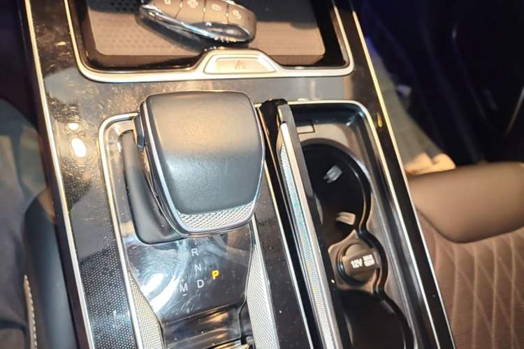 Used Hongqi HS5 2023 2.0T Qixiang Pro Edition Gear Lever
