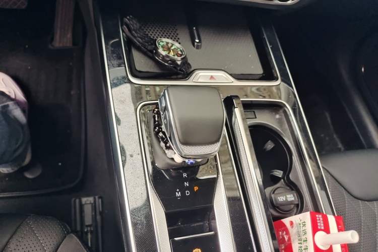 Used Hongqi HS5 2023 2.0T Qixiang Pro Edition Gear Lever