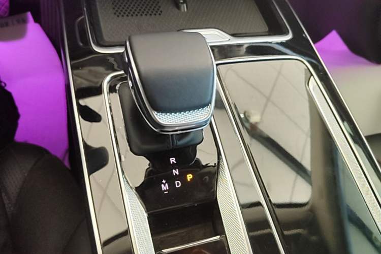 Used Hongqi HS5 2023 2.0T Four-Wheel Drive Flagship Pro Edition Gear Lever