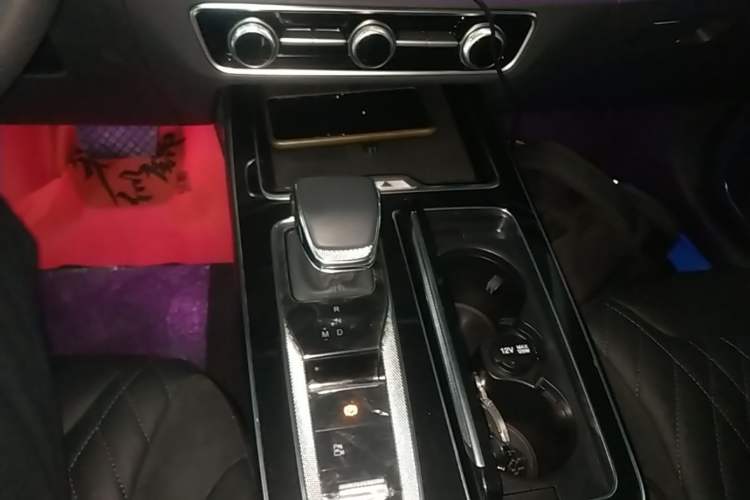 Used Hongqi HS5 2023 2.0T Qixiang Pro Edition Gear Lever