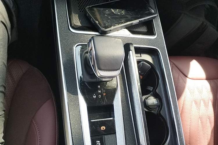 Used Hongqi HS5 2023 2.0T Qixiang Pro Edition Gear Lever