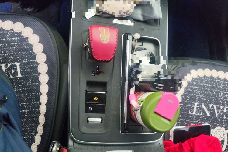 Used Hongqi HS5 2023 2.0T Qixiang Pro Edition Gear Lever