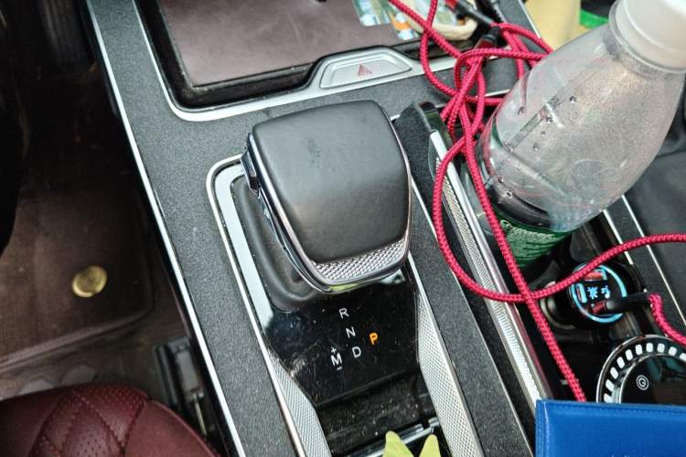 Used Hongqi HS5 2023 2.0T Qixiang Pro Edition Gear Lever