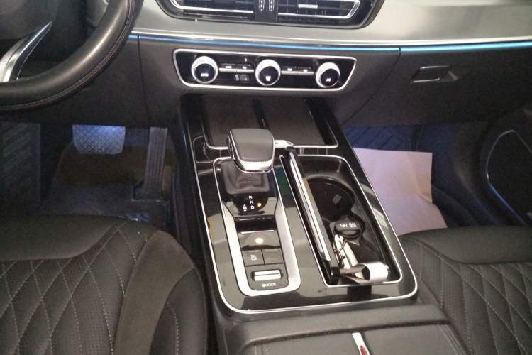Used Hongqi HS5 2023 2.0T Qixiang Pro Edition Gear Lever