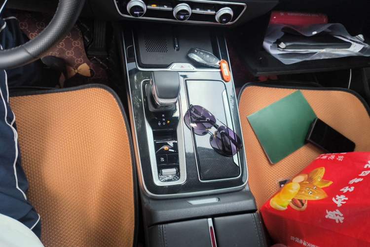 Used Hongqi HS5 2023 2.0T Qixiang Pro Edition Gear Lever