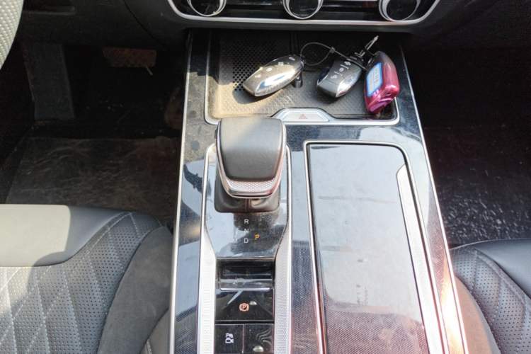 Used Hongqi HS5 2023 2.0T Qixiang Pro Edition Gear Lever