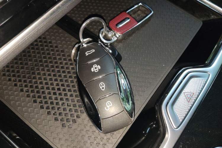 Used Hongqi HS5 2023 2.0T Qixiang Pro Edition Interior 1