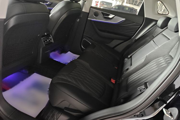 Used Hongqi HS5 2023 2.0T Four-Wheel Drive Flagship Pro Edition Interior 1