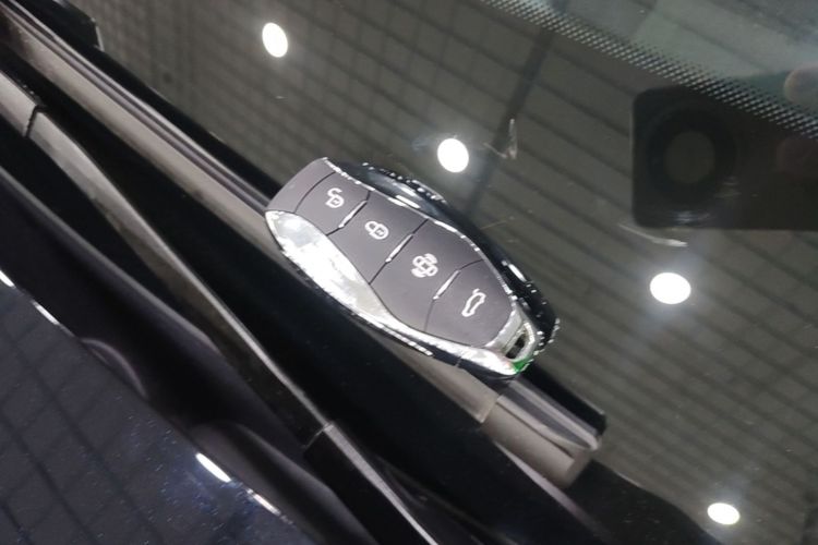 Used Hongqi HS5 2023 2.0T Four-Wheel Drive Flagship Pro Edition Interior 1