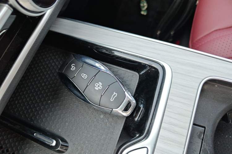 Used Hongqi HS5 2023 2.0T Four-Wheel Drive Flagship Pro Edition Interior 1