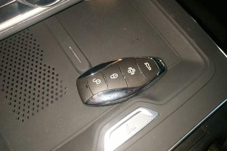 Used Hongqi HS5 2023 2.0T Four-Wheel Drive Flagship Pro Edition Interior 1