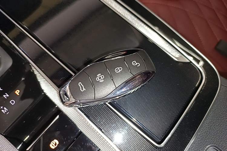 Used Hongqi HS5 2023 2.0T Qixiang Pro Edition Interior 1