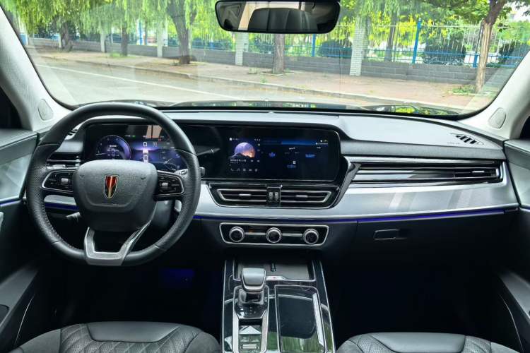 Used Hongqi HS5 2023 2.0T Four-Wheel Drive Flagship Pro Edition Interior 1