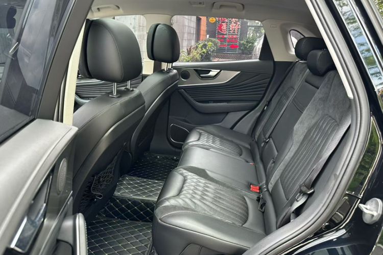 Used Hongqi HS5 2023 2.0T Qixiang Pro Edition Interior 1