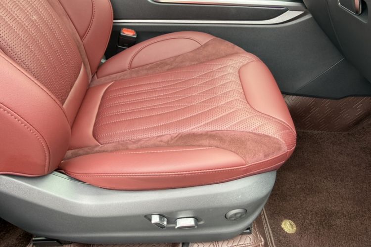 Used Hongqi HS5 2023 2.0T Four-Wheel Drive Flagship Pro Edition Interior 10