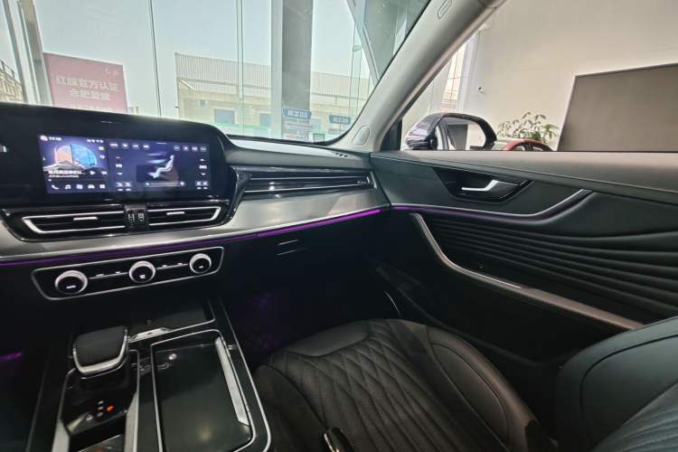 Used Hongqi HS5 2023 2.0T Four-Wheel Drive Flagship Pro Edition Interior 11