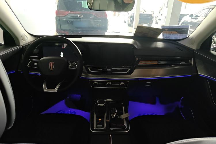 Used Hongqi HS5 2023 2.0T Four-Wheel Drive Flagship Pro Edition Interior 2