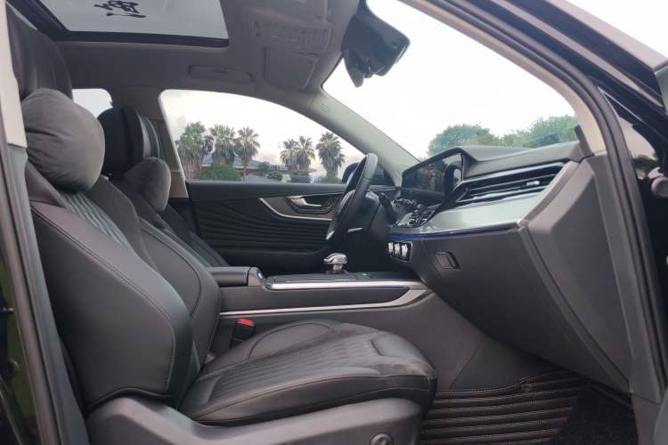 Used Hongqi HS5 2023 2.0T Qixiang Pro Edition Interior 2