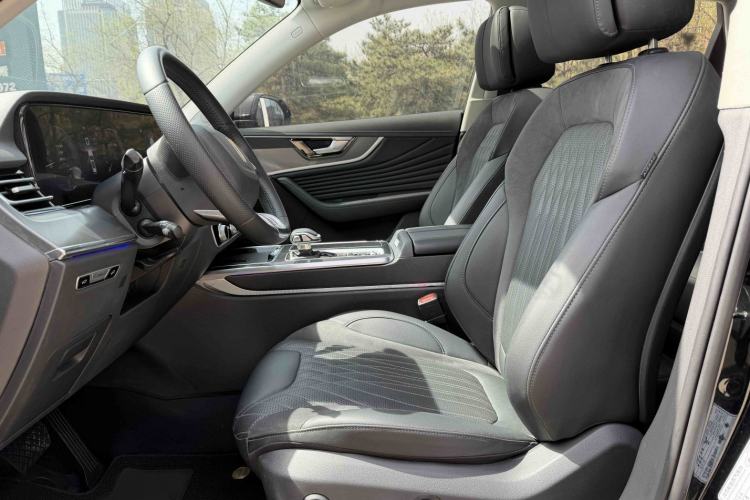 Used Hongqi HS5 2023 2.0T Qixiang Pro Edition Interior 2