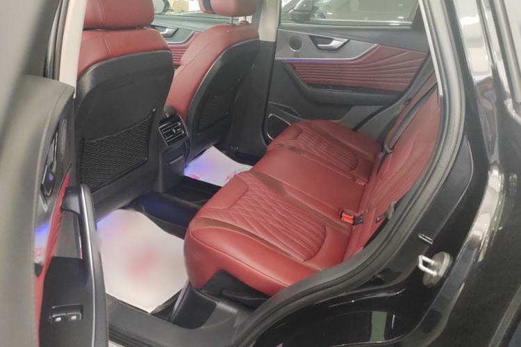 Used Hongqi HS5 2023 2.0T Four-Wheel Drive Flagship Pro Edition Interior 2