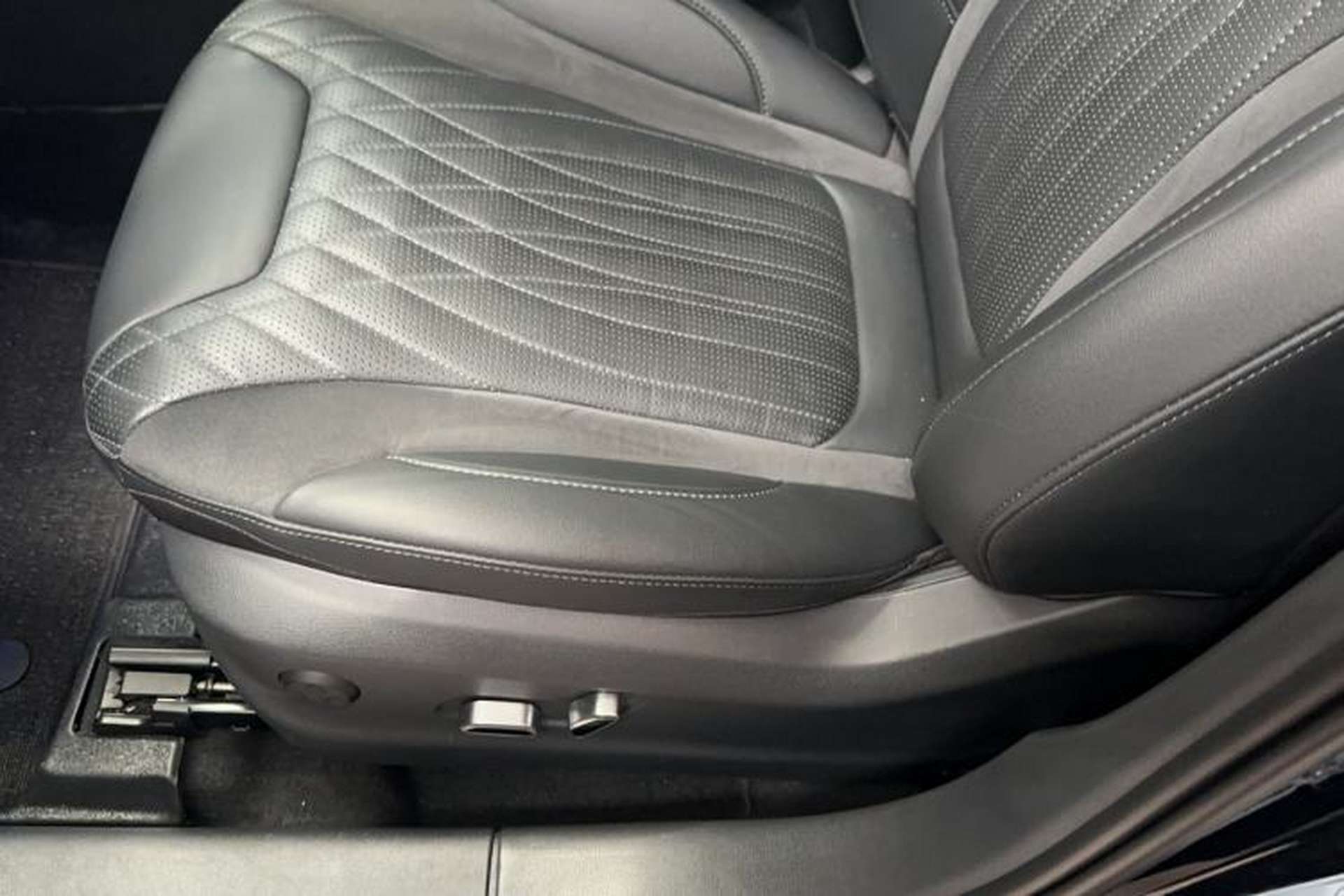 Used Hongqi HS5 2023 2.0T Qixiang Pro Edition Interior 3