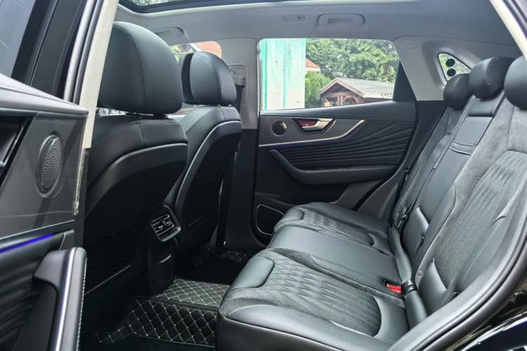 Used Hongqi HS5 2023 2.0T Four-Wheel Drive Flagship Pro Edition Interior 3