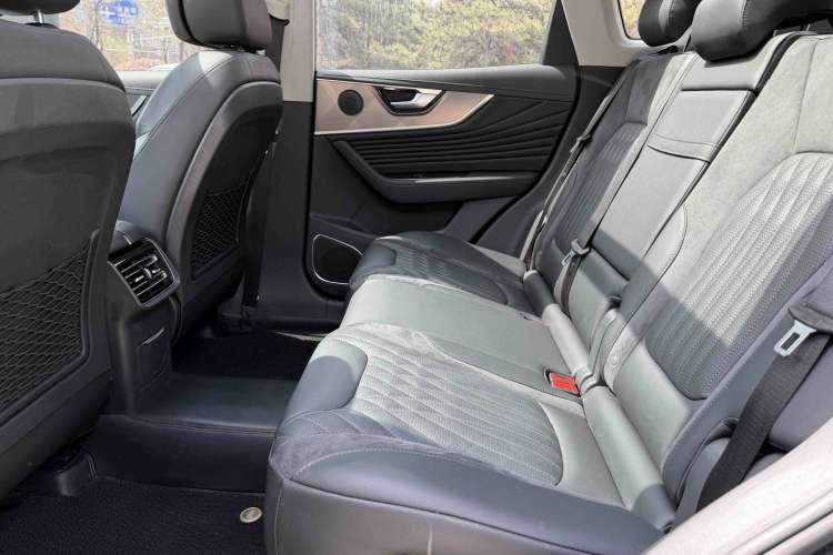 Used Hongqi HS5 2023 2.0T Qixiang Pro Edition Interior 3
