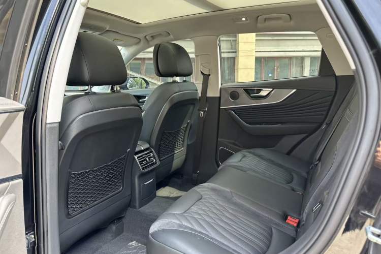 Used Hongqi HS5 2023 2.0T Qixiang Pro Edition Interior 3