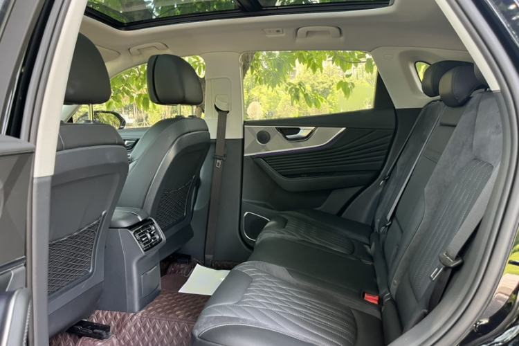 Used Hongqi HS5 2023 2.0T Qixiang Pro Edition Interior 4