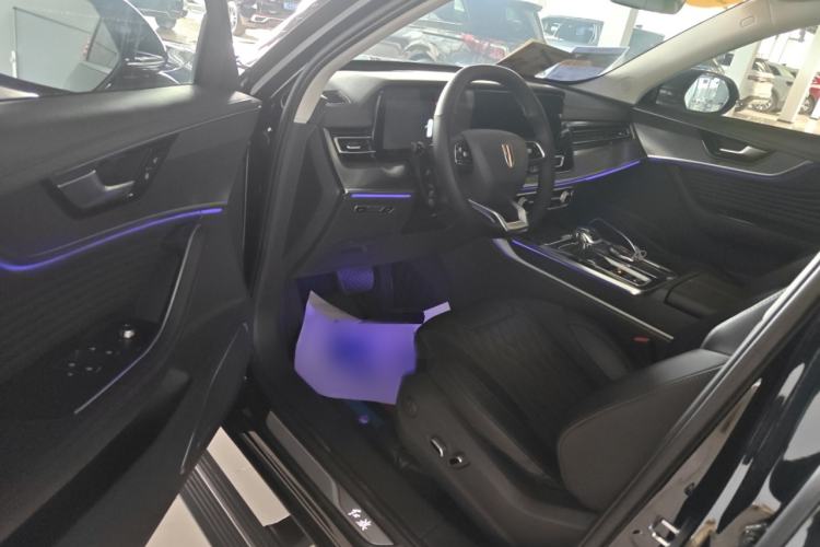Used Hongqi HS5 2023 2.0T Four-Wheel Drive Flagship Pro Edition Interior 4