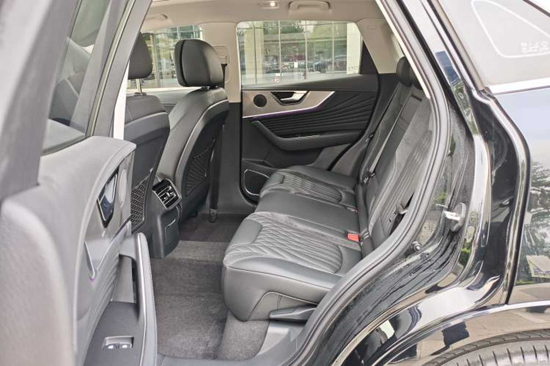 Used Hongqi HS5 2023 2.0T Qixiang Pro Edition Interior 4