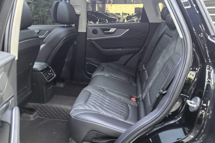 Used Hongqi HS5 2023 2.0T Qixiang Pro Edition Interior 4