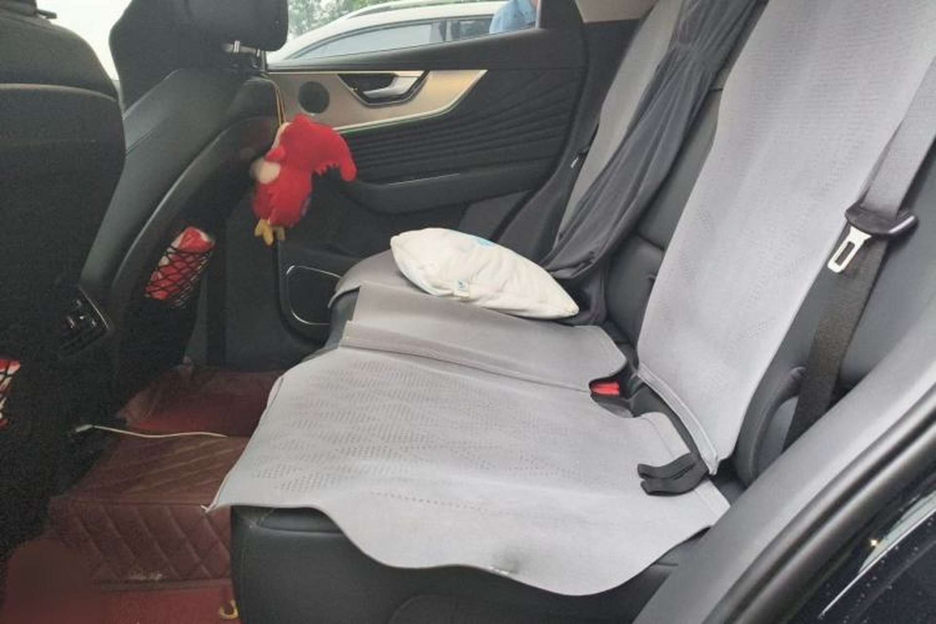 Used Hongqi HS5 2023 2.0T Qixiang Pro Edition Interior 4