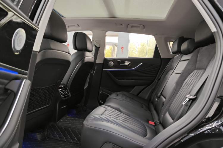 Used Hongqi HS5 2023 2.0T Flagship Pro Edition Interior 4