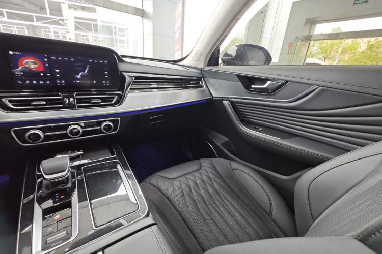 Used Hongqi HS5 2023 2.0T Four-Wheel Drive Flagship Pro Edition Interior 5
