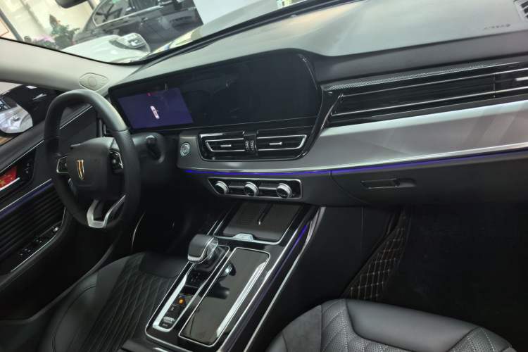 Used Hongqi HS5 2023 2.0T Four-Wheel Drive Flagship Pro Edition Interior 5