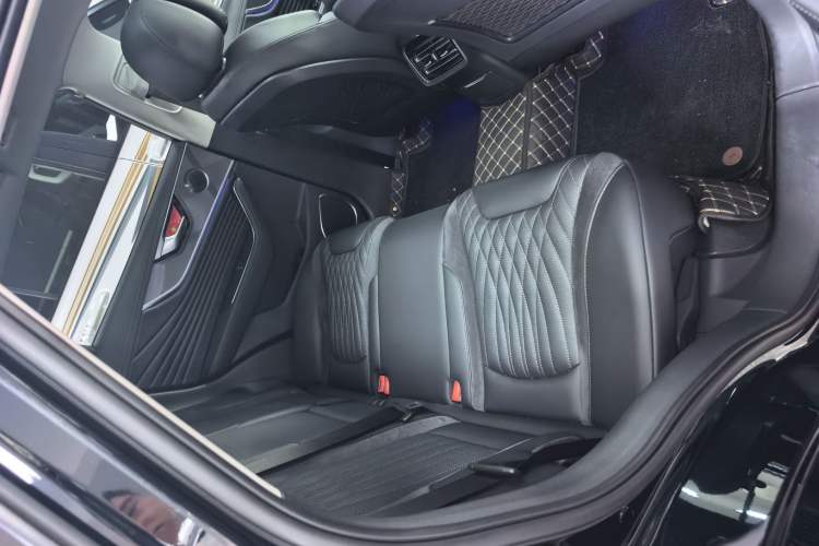 Used Hongqi HS5 2023 2.0T Four-Wheel Drive Flagship Pro Edition Interior 6