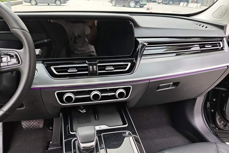 Used Hongqi HS5 2023 2.0T Qixiang Pro Edition Interior 9