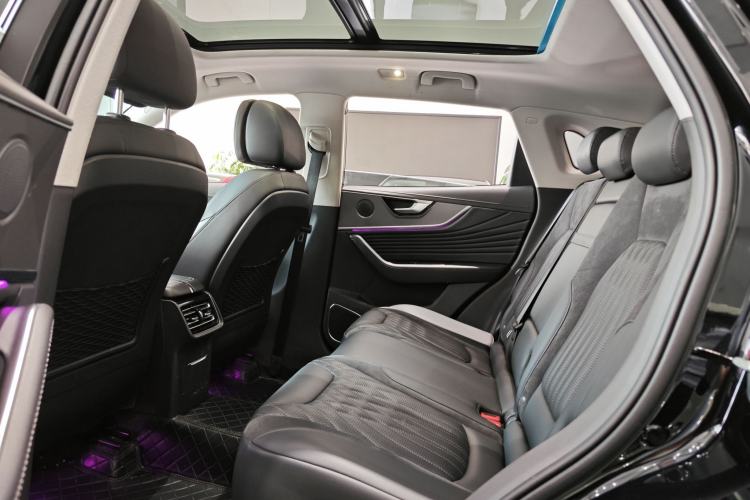 Used Hongqi HS5 2023 2.0T Four-Wheel Drive Flagship Pro Edition Interior 9