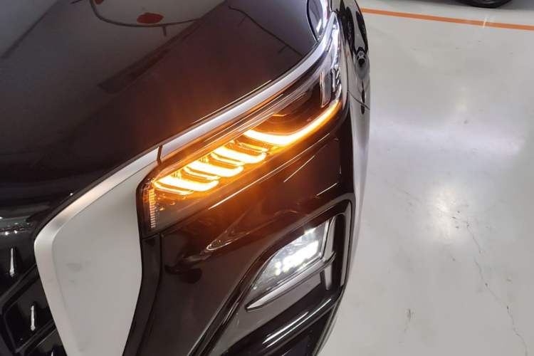 Used Hongqi HS5 2023 2.0T Four-Wheel Drive Flagship Pro Edition Left Front Headlight