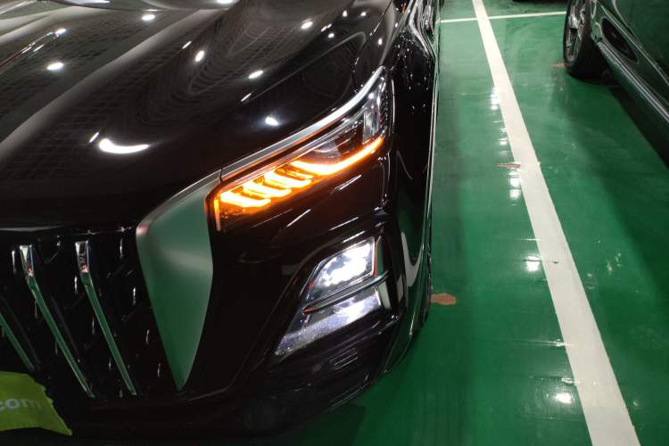 Used Hongqi HS5 2023 2.0T Four-Wheel Drive Flagship Pro Edition Left Front Headlight