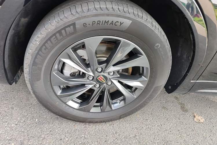Used Hongqi HS5 2023 2.0T Qixiang Pro Edition Left Front Wheel Hub