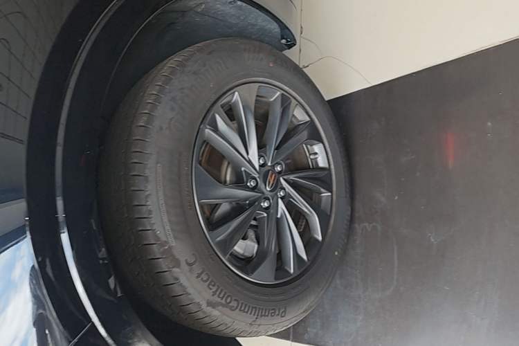 Used Hongqi HS5 2023 2.0T Qixiang Pro Edition Left Front Wheel Hub