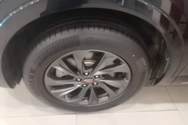 Used Hongqi HS5 2023 2.0T Qixiang Pro Edition Left Front Wheel Hub